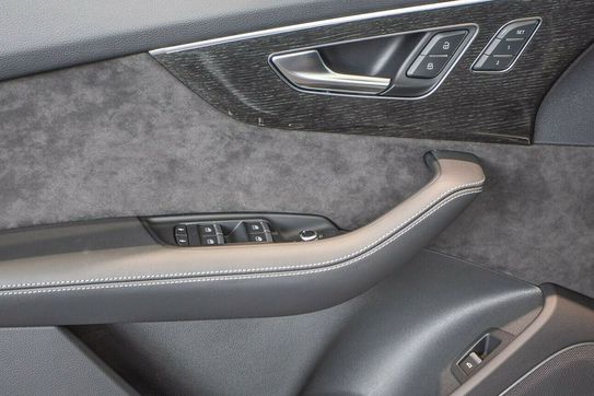 Audi Q8 SQ8 TFSI quattro