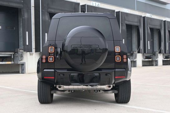 Land Rover Defender 110 3.0 D250 X-Dynamic HSE