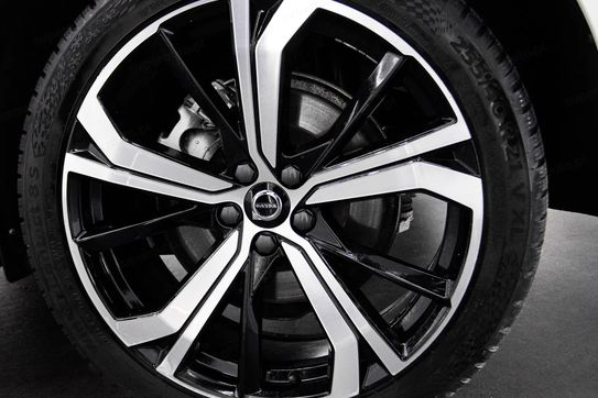 Volvo XC60 B4 B Plus Dark aut