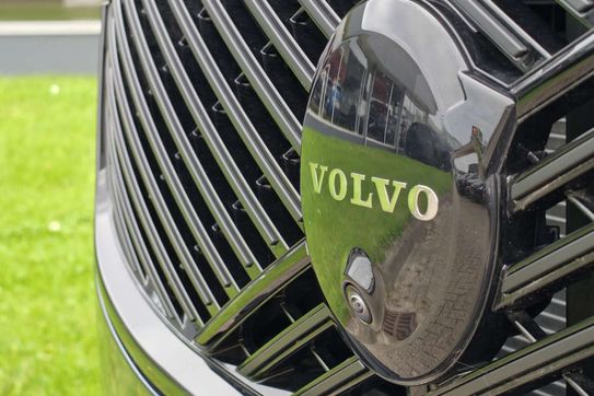 Volvo XC90 B5 AWD Ultra Black Edition