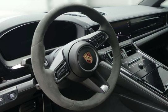Porsche Panamera 4