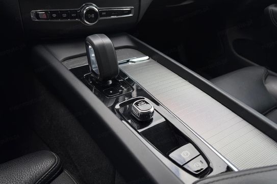 Volvo XC60 B4 D AWD Plus Bright