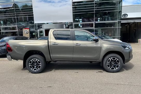 Toyota HiLux Double Cab Executive 4x4 aut