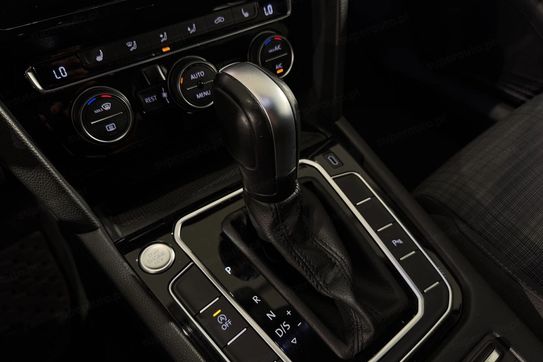 Volkswagen Passat 1.5 TSI  DSG