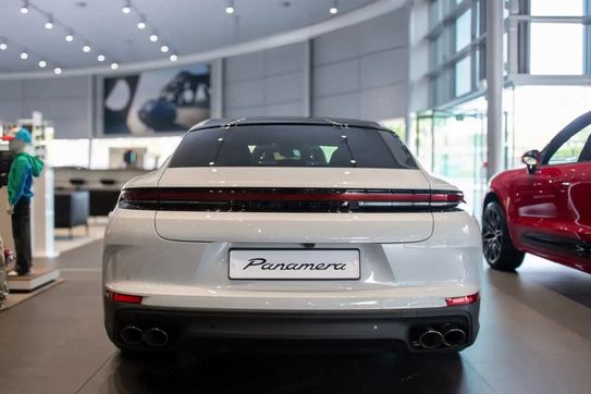 Porsche Panamera 4