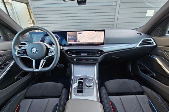 BMW Seria 3 330i xDrive M Sport