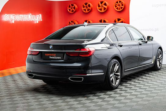 BMW Seria 7 750Li xDrive