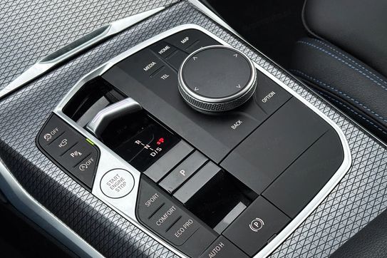 BMW Seria 3 330i xDrive M Sport