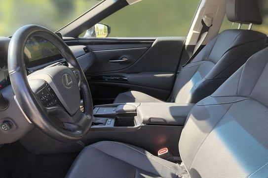 Lexus ES 300h Business Edition