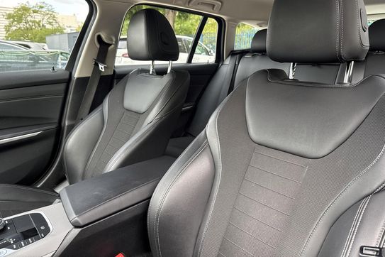 BMW Seria 3 318i