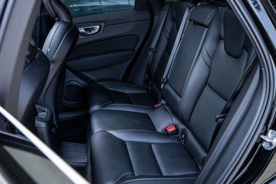 Volvo XC60 B5 AWD Ultra Black Edition
