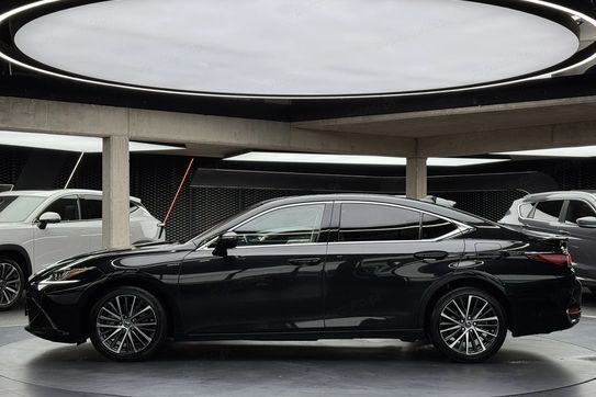 Lexus ES 300h Business Edition