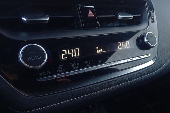 Toyota Corolla 1.8 Hybrid Style