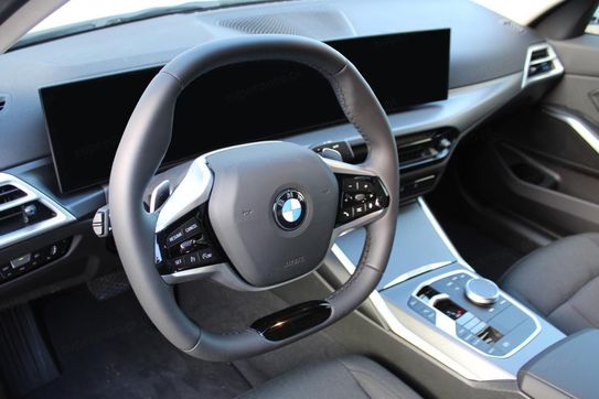 BMW Seria 3 320i xDrive