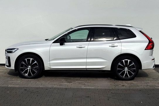 Volvo XC60 B5 B AWD Ultra Dark