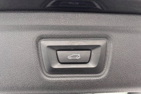 BMW Seria 3 330i xDrive M Sport