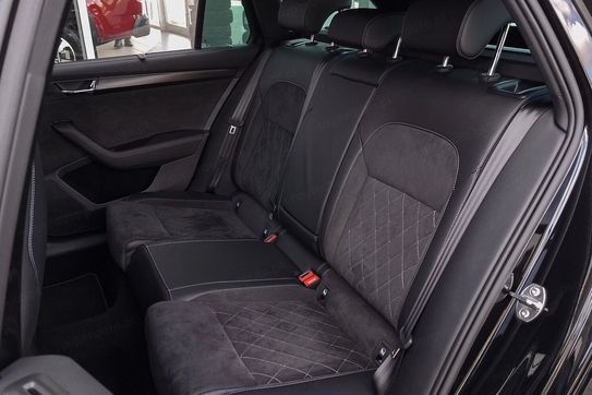 Skoda Superb 2.0 TDI SCR 4x4 Sportline DSG