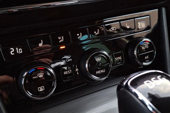 Skoda Superb 2.0 TDI SCR Style DSG