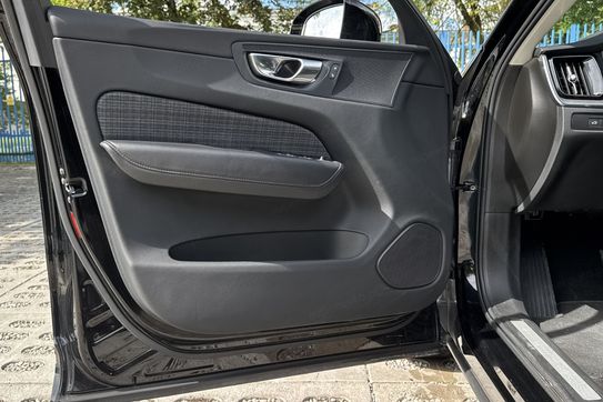 Volvo XC60 T6 Plug-In Hybrid AWD Core