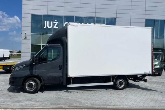 Iveco Daily 35S18 Kontener 8EP + Winda