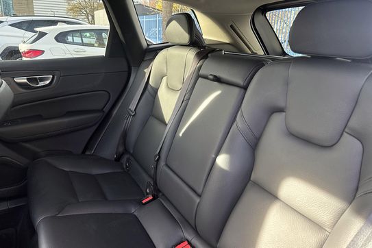 Volvo XC60 B4 B Plus Dark