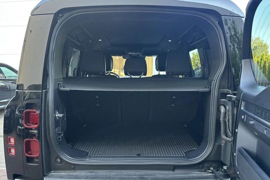 Land Rover Defender 110 3.0 D250 mHEV HSE
