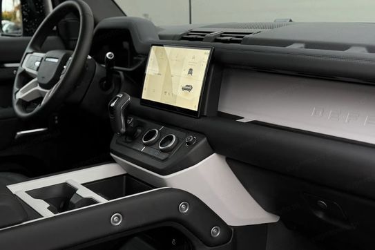 Land Rover Defender 110 D250 S