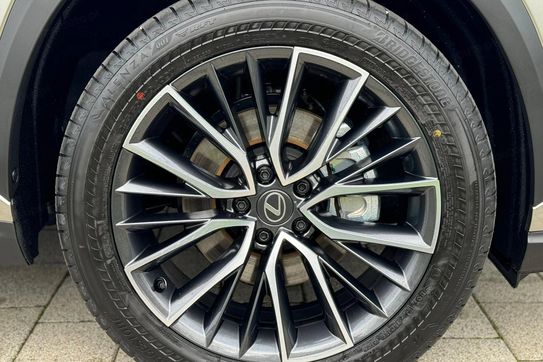 Lexus NX 350h Omotenashi 2.5 Hybrid AWD