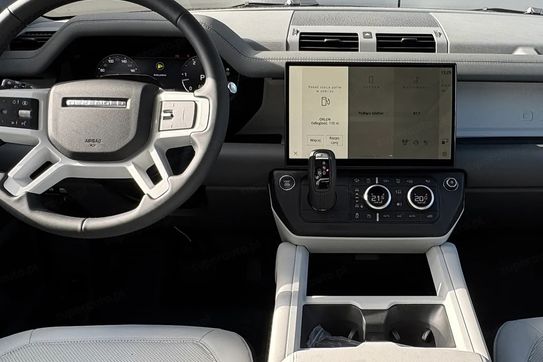 Land Rover Defender D250 mHEV S