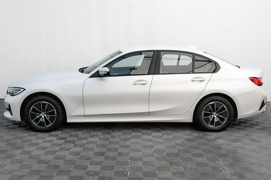 BMW Seria 3 318i Advantage aut
