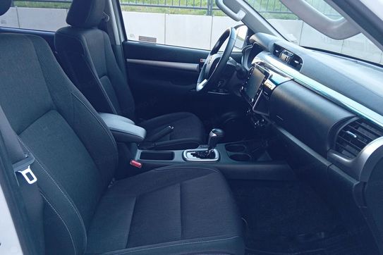 Toyota HiLux 2.4 D-4D Double Cab SR 4x4 aut