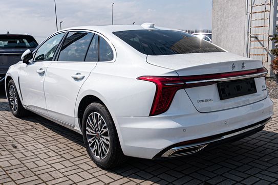 Hongqi H5 Deluxe 2.0T DSG