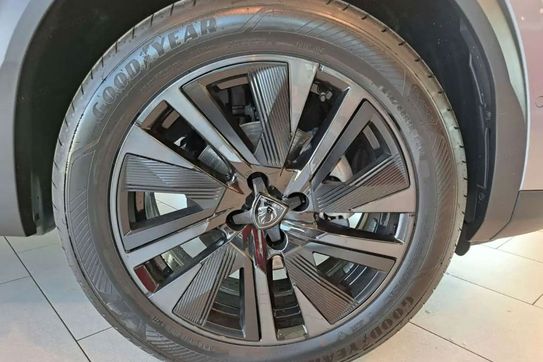 Peugeot 2008 GT Exclusive e-DCS6 1.2 PureTech mHEV
