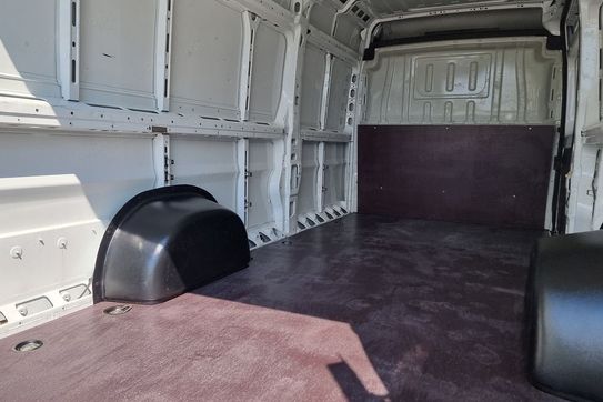 Peugeot Boxer BlueHDi L4H2