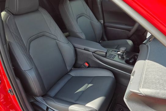 Lexus UX 300h F Sport Design Hybrid Dynamic Force