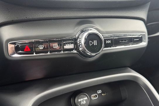 Volvo XC40 B3 Plus Dark