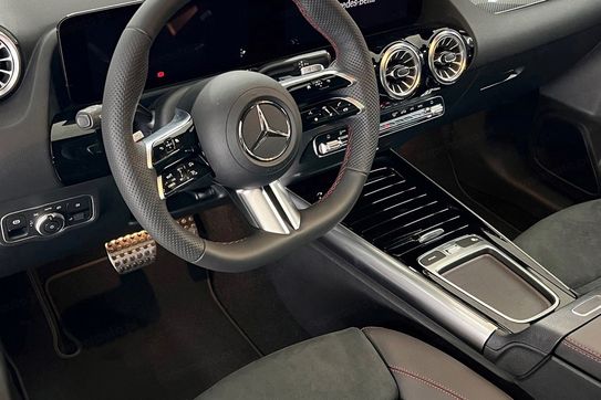 Mercedes GLA 200  AMG Line