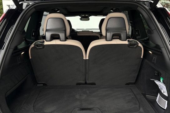 Volvo XC90 T8 AWD Plug-In Hybrid Plus Dark 7os