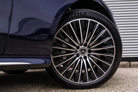 Mercedes E Klasa 300 e 4-Matic AMG