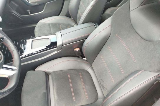 Mercedes CLA 180 AMG Line 7G-DCT