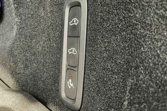 Volvo XC60 T8 Plug-In Hybrid AWD Ultra Dark aut