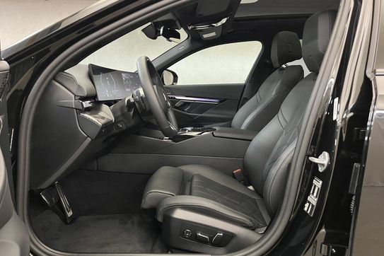 BMW Seria 5 520i mHEV M Sport aut