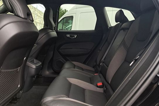 Volvo XC60 B5 AWD Black Edition Plus