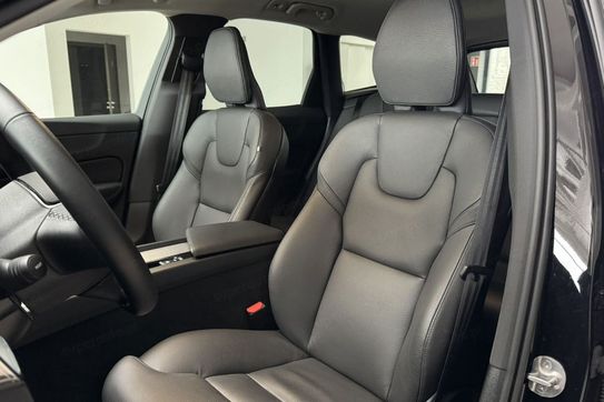 Volvo XC60 B5 B AWD Plus Dark aut