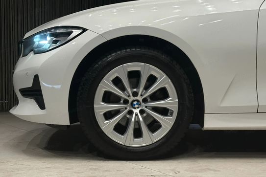 BMW Seria 3 Touring 318d Advantage