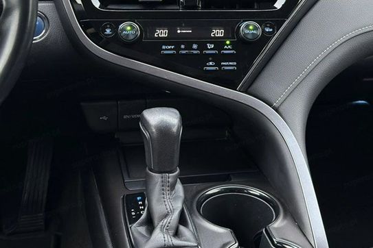 Toyota Camry 2.5 Hybrid Prestige