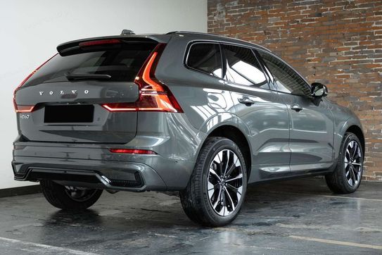 Volvo XC60 B5 AWD Ultra Dark