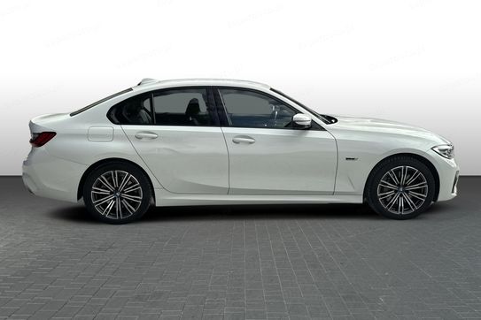 BMW Seria 3 330e xDrive M Sport