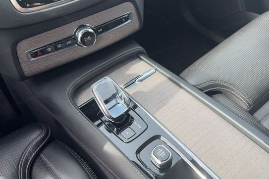 Volvo XC90 T8 AWD Plug-In Hybrid Plus Dark 7os aut