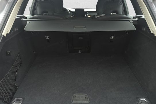 Volvo XC60 B5 B AWD Plus Dark aut